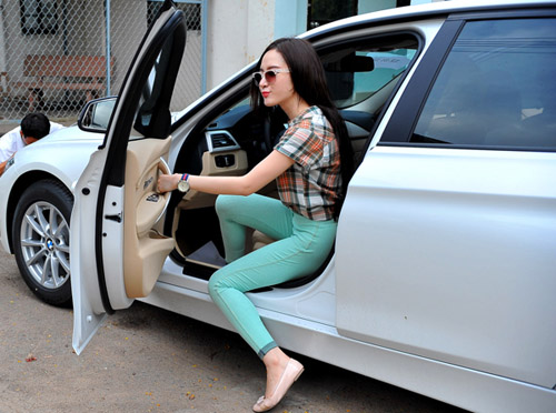 Sao Việt và những chiếc xế ồn ào năm qua - 4