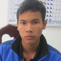 Pháp luật - Ngồi đếm tiền bên đường, tên trộm bị công an bắt