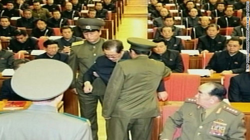 Nghi vấn Kim Jong-un bị quân đội ép trừ khử chú - 1