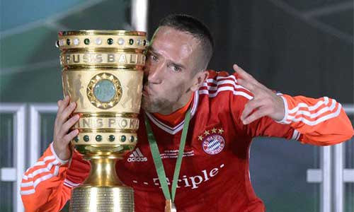 HOT: Ribery xuất sắc nhất Bundesliga năm 2013 - 1