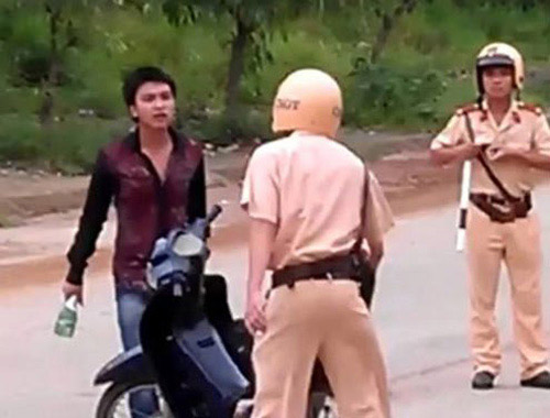 Cho phép bắn người chống cán bộ thi hành công vụ - 1