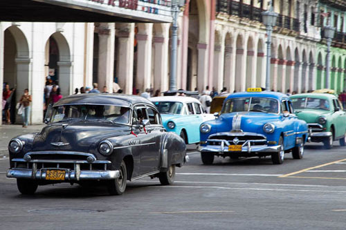 Cuba cho phép người dân tự do mua bán ô-tô - 1