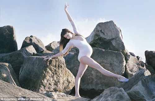 Mang thai 39 tuần tuổi, vẫn say mê múa ballet - 1