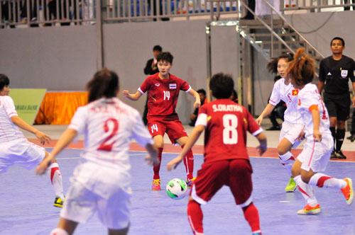 Futsal nữ VN không thể lật đổ người Thái - 1