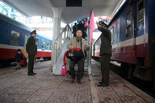 BT Thăng và cầu vượt xây siêu nhanh trong ga HN - 5