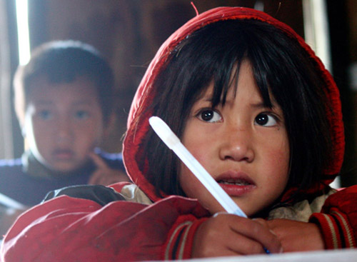 Xóa đói chữ ở bản người Lá Vàng - 4