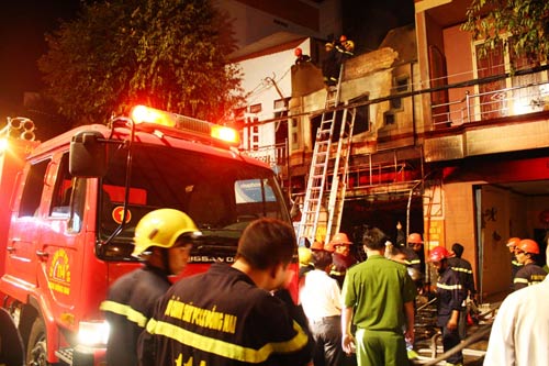 Đồng Nai: Cháy tiệm may bọc yên xe, 5 người chết - 1