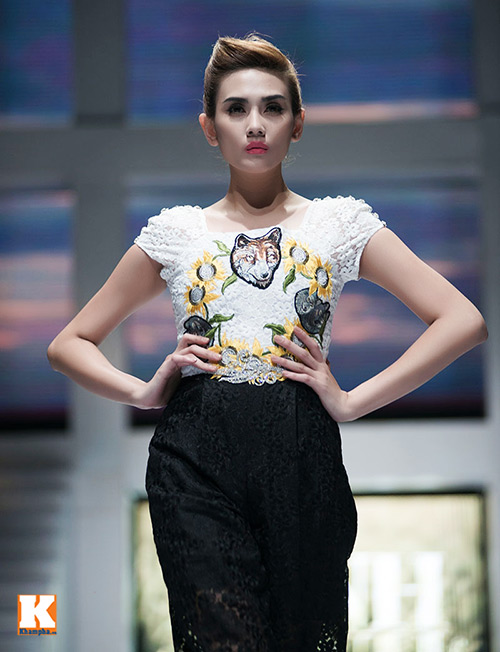 Hoàng Yến, Ngọc Hân đọ dáng trên sàn catwalk - 15