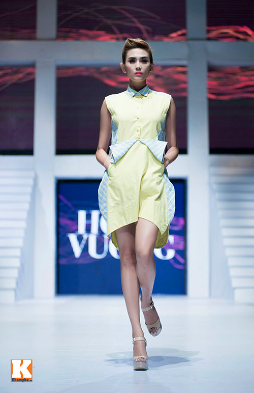 Hoàng Yến, Ngọc Hân đọ dáng trên sàn catwalk - 6