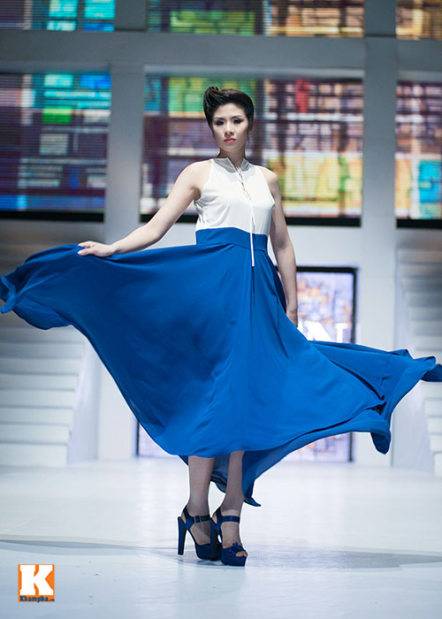 Hoàng Yến, Ngọc Hân đọ dáng trên sàn catwalk - 9