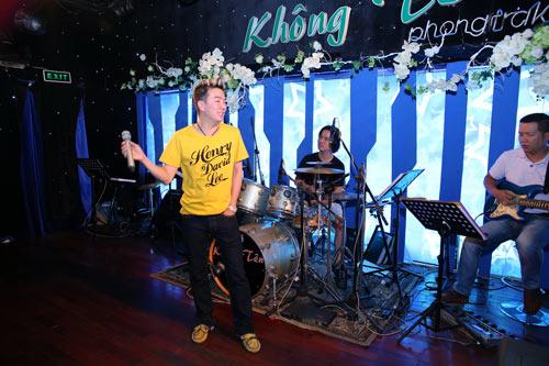 Mr Đàm chân trần tập luyện show Noel - 12