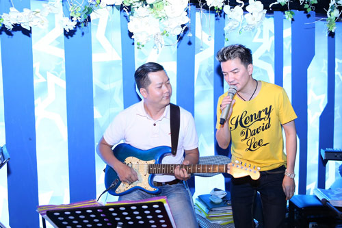 Mr Đàm chân trần tập luyện show Noel - 14