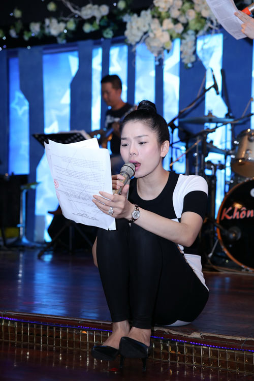 Mr Đàm chân trần tập luyện show Noel - 6