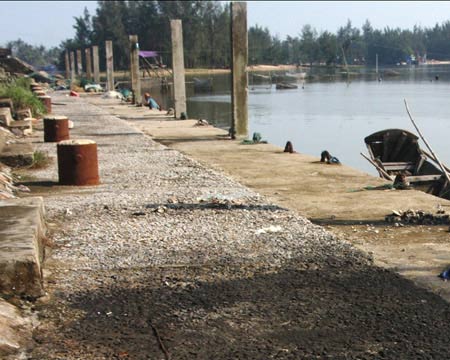 Cảng cá 29 tỷ đồng bị bỏ hoang - 1