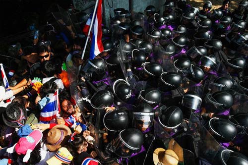 Người biểu tình Thái Lan tìm cách "phá" bầu cử - 1