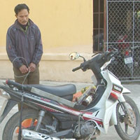 Pháp luật - Bắt 2 "cẩu tặc" đang trên đường tháo chạy