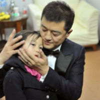 Ngôi sao điện ảnh - Lý Á Bằng đến Hà Nội dịp Noel