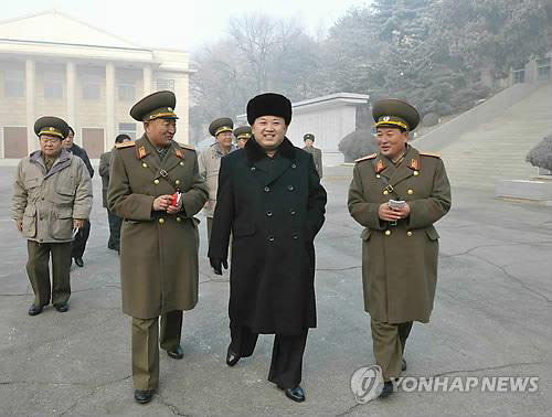 Kim Jong-un ra lệnh quân đội sẵn sàng chiến đấu - 1
