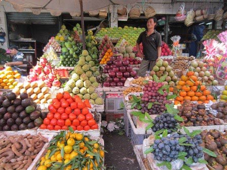 Cuối năm, tiểu thương “khóc ròng” vì ế ẩm - 2