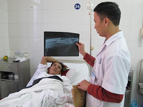 Mất mạng vì sơ cứu không đúng cách - 1