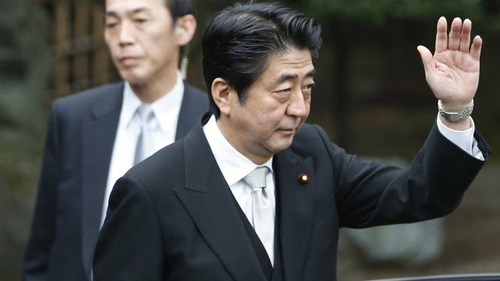 Thủ tướng Nhật thăm đền chiến tranh, TQ nổi giận - 1
