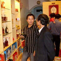 Thị trường - Tiêu dùng - Rượu bình dân náo loạn thị trường