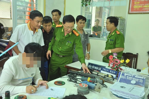 Đánh sập "đại bản doanh" của băng trộm chuyên nghiệp (P.1) - 1