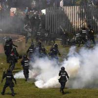 Tin tức trong ngày - Cựu Thủ tướng Thái Lan khuyên gia tộc ẩn mình