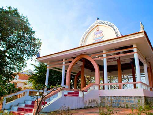 Tục đẽo xương sọ thành đồng xu ở Ninh Thuận - 1