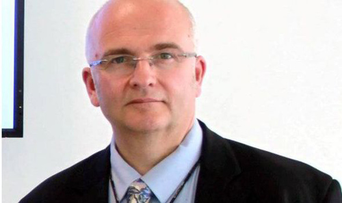 Anh: Bác sĩ khắc tên lên gan bệnh nhân - 1