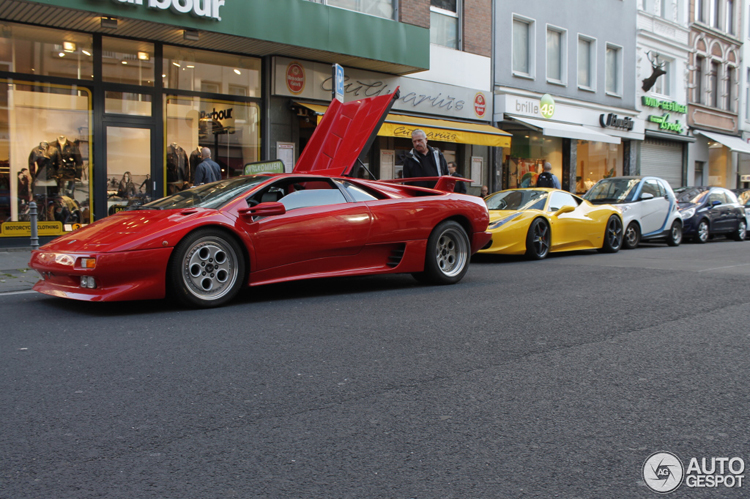 Một chiếc Lamborghini Diablo xuất hiện trên đường phố nước Đức
