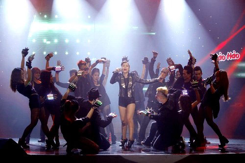 6 show diễn chịu chơi và đỉnh cao năm qua - 7