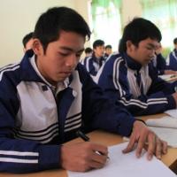 Giáo dục - du học - Khen thưởng nam sinh cứu 2 em nhỏ rơi xuống hố