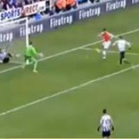 Bóng đá - Video: Giroud vô duyên trước khung thành