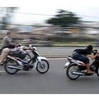 Pháp luật - Kinh hoàng hàng trăm "quái xế" tung hoành ở SG