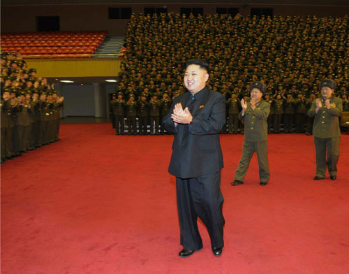 Báo Triều Tiên hết lời ca ngợi Kim Jong-un - 1