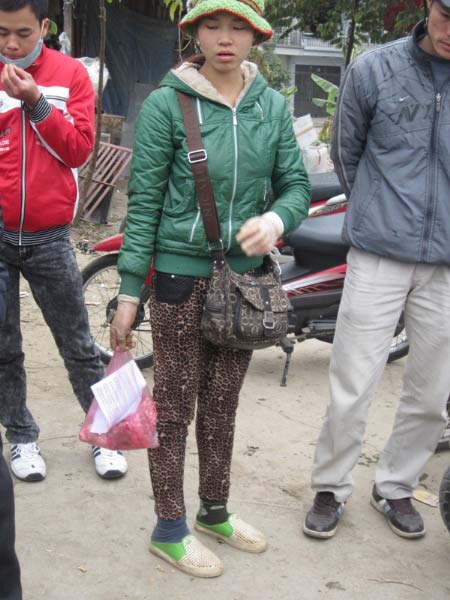 Cá sấu mổ ngay tại chợ Thủ đô "cháy" hàng - 9