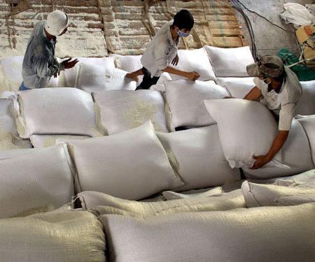 Xuất khẩu gạo năm 2013 đạt 6,61 triệu tấn - 1