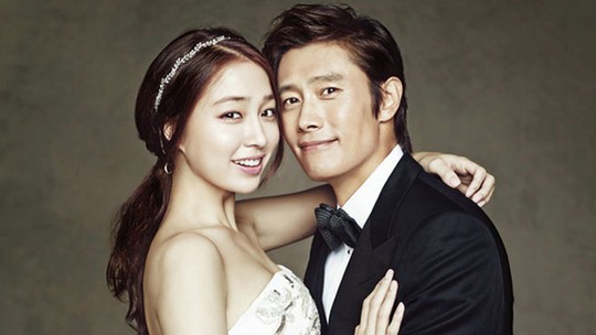 Vợ chồng Lee Byung Hun được lòng hàng xóm - 2