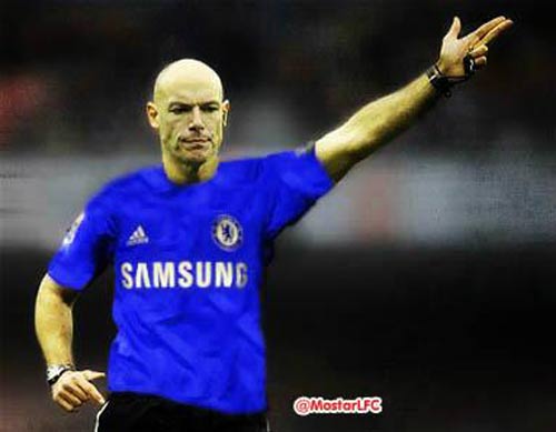 Chế nhạo trọng tài Webb khoác áo Chelsea - 1