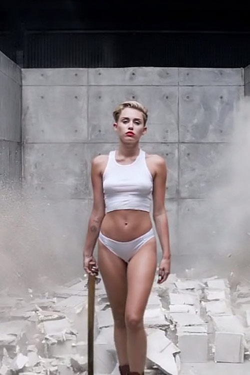 Miley Cyrus mặc áo hở eo đẹp nhất thế giới - 17