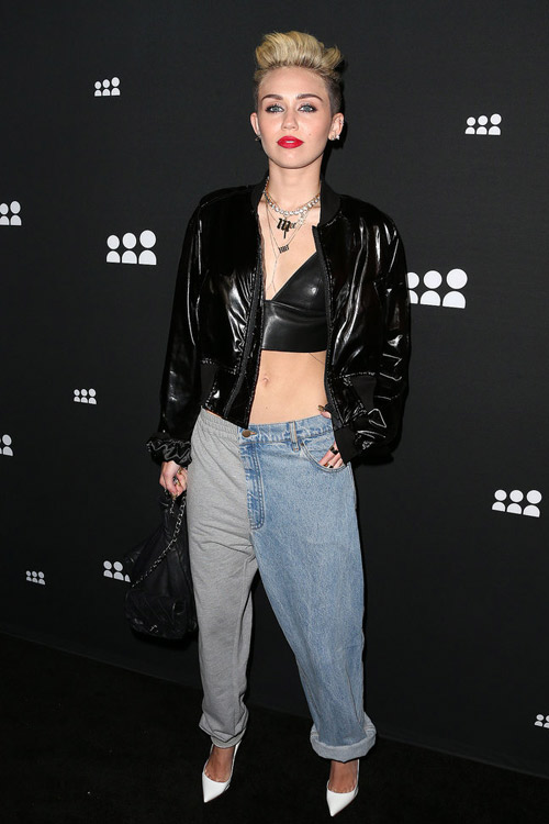 Miley Cyrus mặc áo hở eo đẹp nhất thế giới - 5