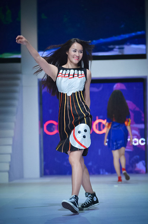 Thời trang Việt còn nhuốm màu tạp kỹ - 11