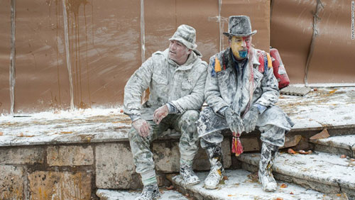 Ảnh: "Chiến tranh bột mỳ" kỳ thú ở Tây Ban Nha - 14