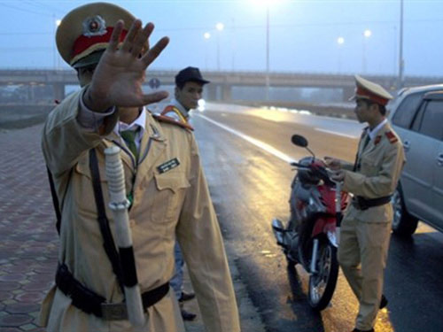 Người ký văn bản “chụp CSGT phải xin phép” được thưởng - 2