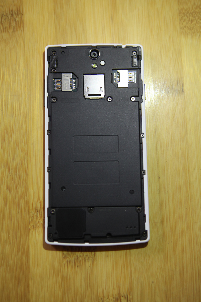 Cận cảnh smartphone tầm trung Find 5 mini - 19