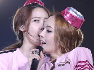 Hình ảnh khó quên của Jessica bên 8 thành viên SNSD