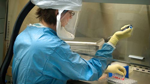 Xuất hiện ca nhiễm Ebola đầu tiên trên đất Mỹ - 1