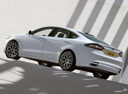 Ford công bố giá xe Mondeo 2015 - 9