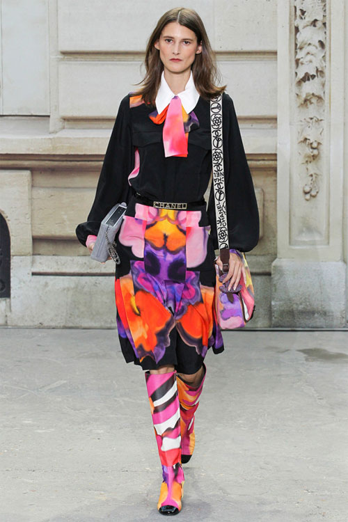 Dàn chân dài của Chanel hăng hái biểu tình - 17